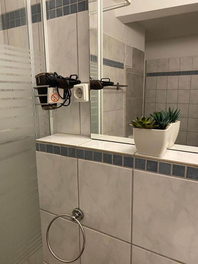 Praktische Direkt Am Hauptbahnhof Apartment Neumuenster
