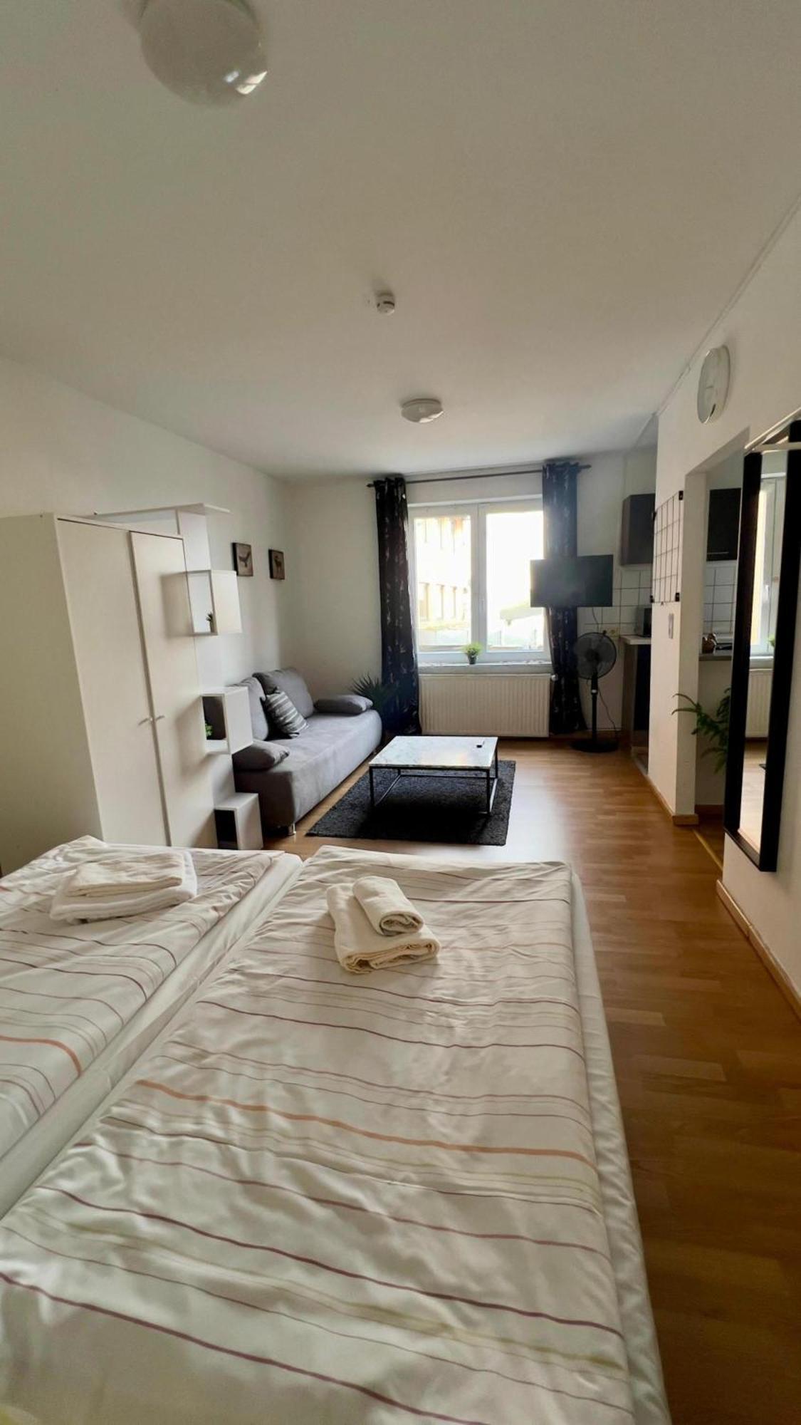 Praktische Direkt Am Hauptbahnhof Apartment Neumuenster